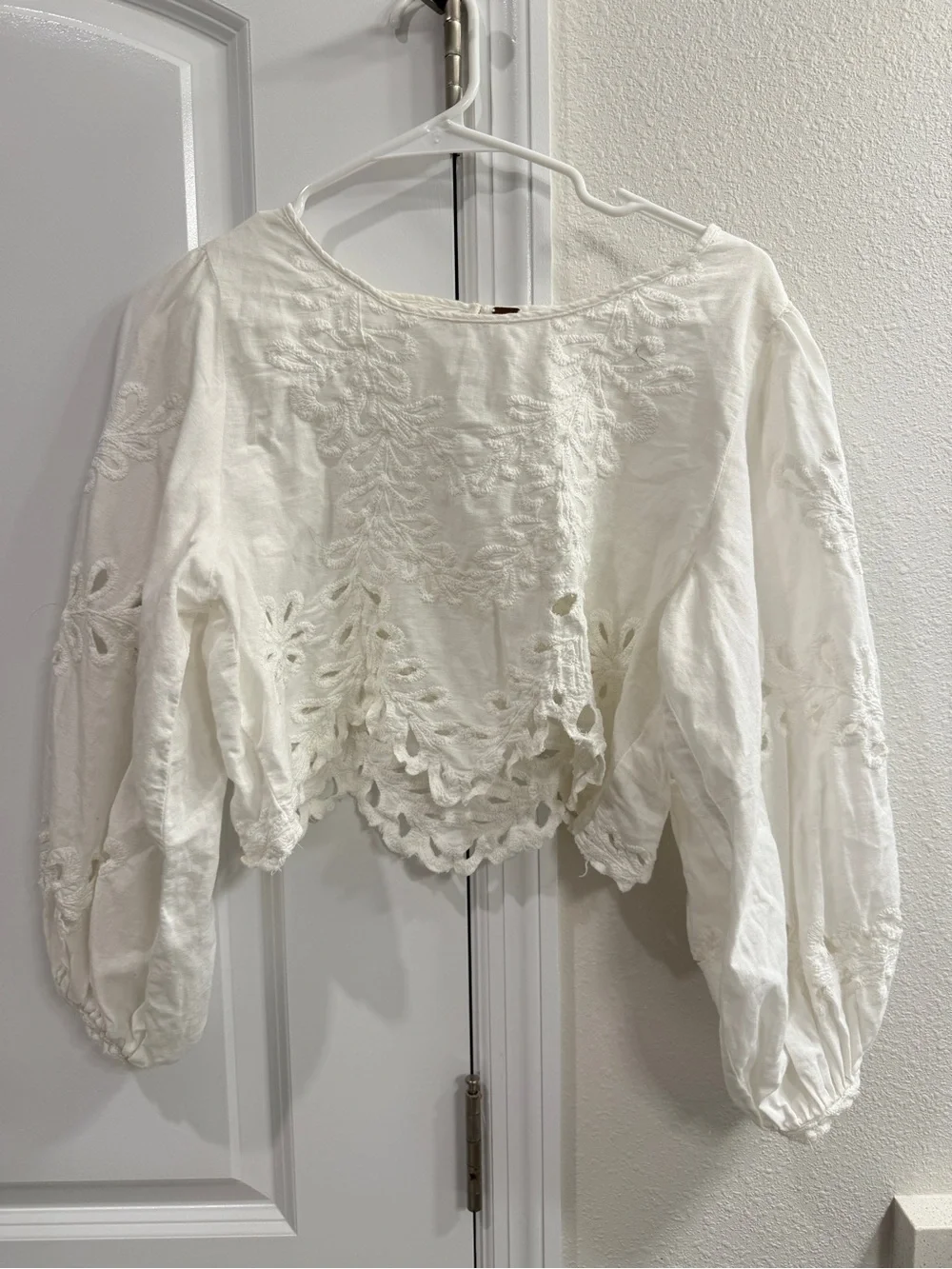 Free People White Eyelet Cropped Peasant Blouse